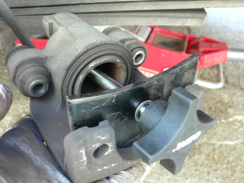 Compressing Caliper Piston - Explorer Rear Caliper Compressing Caliper Piston - Explorer Rear Caliper