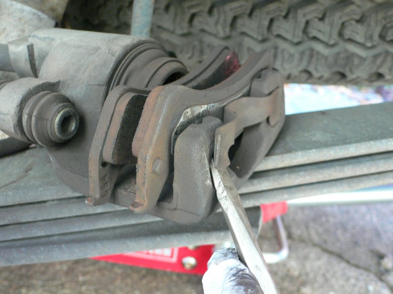 Ford Explorer Remove Rear Pads Ford Explorer Remove Rear Pads